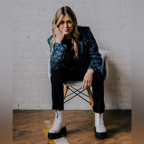 Meet your Posher, Janelle - Picture 13 of 16